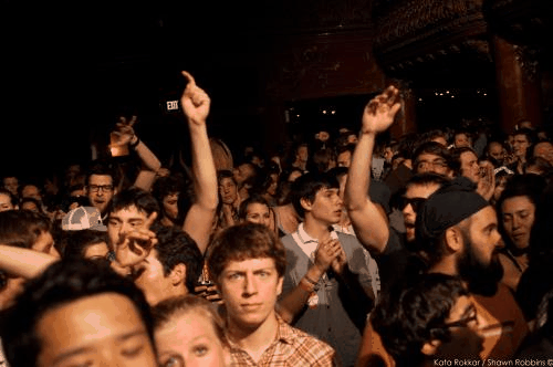 Thanh niên nghiêm túc.