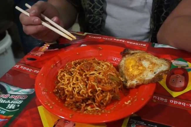 ​Hai món mỳ cay khủng khiếp, có người còn bị điếc sau khi ăn