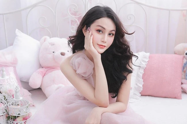 Ăn mỳ gói để có tiền chuyển giới, cô gái đẹp ngỡ ngàng