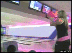 Cú ném bowling thảm họa.