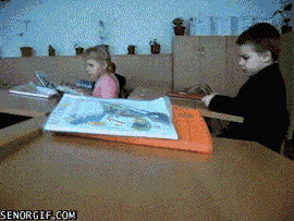 Khi bé học quá nhiều.