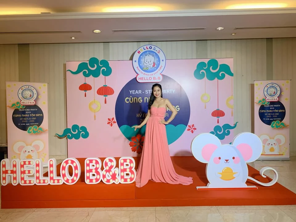 Soi gu thời trang điệu đà của Ốc Thanh Vân, MC chương trình hoa hậu "chui"