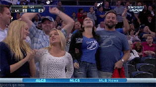 Ánh mắt đắm đuối.