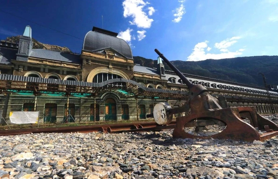 Những nhà ga xe lửa bỏ hoang vẫn hút khách du lịch