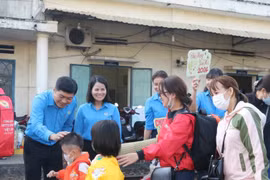 Chính sách nào cho 600 cán bộ công đoàn hợp đồng nghỉ việc?