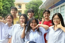 Thi THPT 2025: Ký cam kết bảo vệ đề, hỗ trợ học sinh