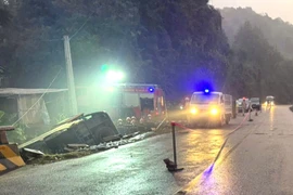 Thông tin đăng kiểm của xe khách gặp nạn khiến 4 người chết ở Sơn La