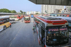 Giá xăng dầu tăng kéo theo làn sóng điều chỉnh giá vé vận tải hành khách