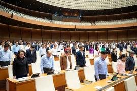 Quốc hội mặc niệm, ủng hộ đồng bào lũ lụt miền Trung và Tây Nguyên