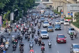 Thực hư Hà Nội "thí điểm cấm xe xăng" ở phường Cửa Nam