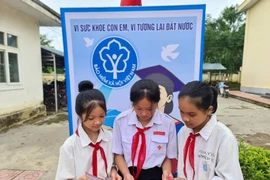 Đồng loạt hỗ trợ 50% mức đóng BHYT cho học sinh, sinh viên