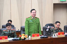 Công an đang giám định các sản phẩm trong hệ sinh thái Hoàng Hường