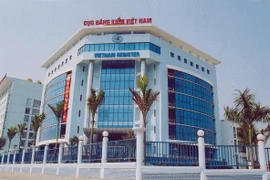 Tài khoản ngân hàng Cục Đăng kiểm Việt Nam nhận "khoản tiền lạ"