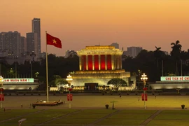 Lăng Bác mở cửa trở lại từ ngày 2/8