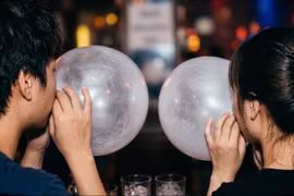 Đề xuất bổ sung cấm kinh doanh "bóng cười"