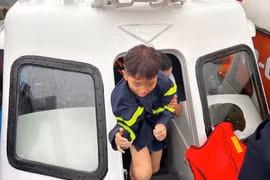 Lật tàu trên Vịnh Hạ Long... kỹ năng sống sót khi đắm tàu