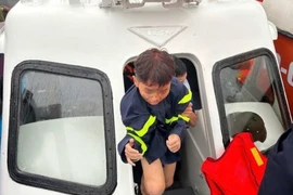 Lật tàu trên Vịnh Hạ Long... kỹ năng sống sót khi đắm tàu