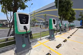 Yêu cầu hoàn thiện hạ tầng sạc điện tại toàn bộ trạm dừng nghỉ cao tốc