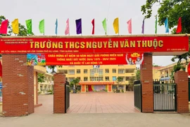 Cắt chức hiệu trưởng và kỷ luật 8 cán bộ, giáo viên ở Quảng Ninh