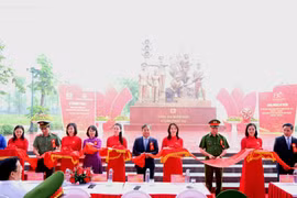 Khánh thành tượng đài “Công an Nhân dân vì dân phục vụ”