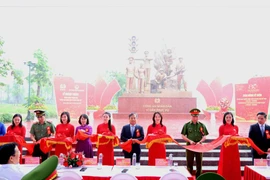 Khánh thành tượng đài “Công an Nhân dân vì dân phục vụ”
