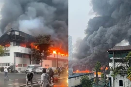 Cháy tại Nhà máy bia Hà Nội, cột khói đen bốc cao hàng chục mét