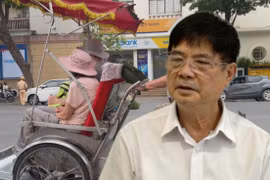 Xích lô 'độ' điện tung hoành ở phố cổ Hà Nội: Thực tế 'chạy trước' thí điểm