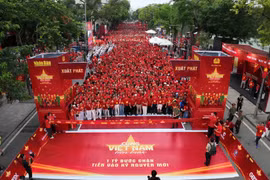 "1 tỷ bước chân tiến vào kỷ nguyên mới"