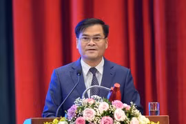 Chân dung tân Chủ tịch UBND tỉnh Quảng Ninh Bùi Văn Khắng