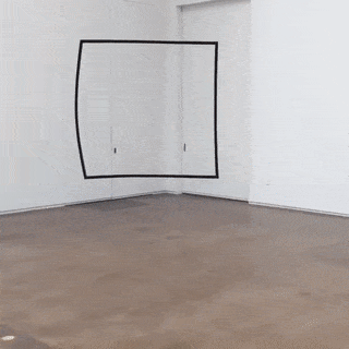 Lúc hình vuông, lúc hình tròn, tác phẩm nghệ thuật độc đáo này thách thức mọi giới hạn của đường nét, hình khối.