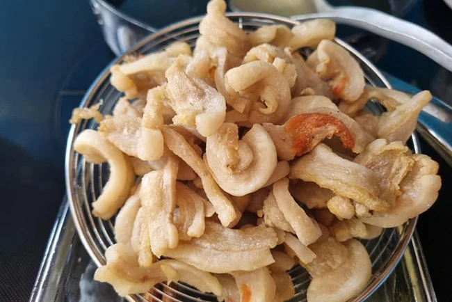 Đừng ăn tóp mỡ kiểu này kẻo béo phì, huyết áp tăng vùn vụt