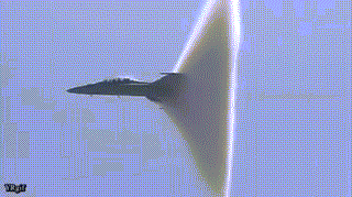 Máy bay tiêm kích F/A-18F Super Hornet, biến thể nâng cấp mạnh nhất của dòng máy bay chiến đấu "Ong bắp cày" F/A-18 đang phát huy sức mạnh của mình.