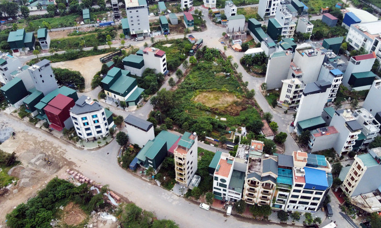 Cận cảnh lô đất ‘view’ nghĩa trang trúng đấu giá 262 triệu đồng/m2 - Hình 10 Can canh lo dat ‘view’ nghia trang trung dau gia 262 trieu dong/m2-Hinh-10