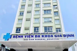 Bệnh viện Đa khoa Gia Định bị đình chỉ hút mỡ bụng 