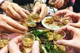 Vụ ngộ độc rượu ở Hải Phòng, methanol nguy hiểm thế nào?