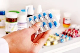 Yêu cầu bảo đảm cung ứng thuốc đầy đủ cho mùa dịch và Tết Nguyên đán