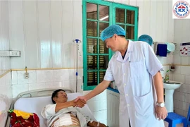 Cứu sống cụ ông 75 tuổi bị thủng túi thừa ruột non, áp xe lan rộng