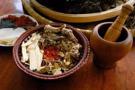 Hà Nội kiểm soát chất lượng thuốc cổ truyền, dược liệu