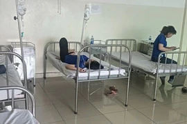 Điều tra vụ nghi ngộ độc thực phẩm khiến hàng chục công nhân nhập viện 