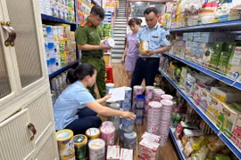 Nghệ An tạm giữ gần 200 sản phẩm sữa bột trẻ em nhập lậu