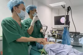 Bé 3 tuổi ở Quảng Trị bị kim chọc tủy kẹt trong đường thở trong lúc làm răng