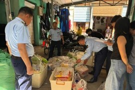 Hà Nội xử phạt hai cơ sở kinh doanh thực phẩm nhập lậu gần 70 triệu