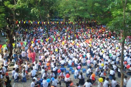 Nhiều quận huyện của Hà Nội thiếu trường học do dân số cơ học tăng nhanh.