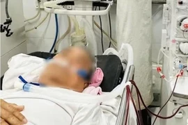 Lọc máu cứu sống cụ ông 74 tuổi nguy kịch khi đi du lịch