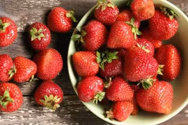 Ăn dâu tây đúng cách để bảo vệ tim mạch, huyết áp