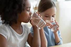 FDA siết việc sử dụng thực phẩm bổ sung fluoride cho trẻ vì rủi ro sức khỏe