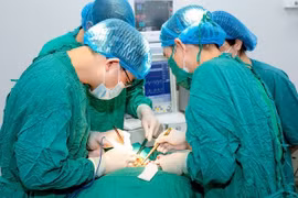 Phẫu thuật thành công cho bệnh nhân ung thư dạ dày kèm dị tật ruột bẩm sinh