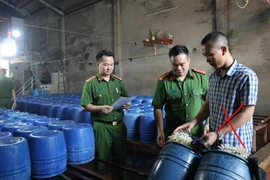 Triệt phá cơ sở bán 60 tấn giá đỗ "ngậm" chất tăng trưởng