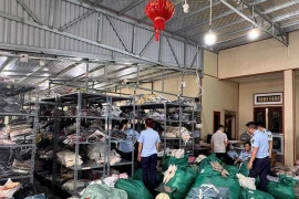 Ninh Bình xử phạt cơ sở kinh doanh quần áo không rõ xuất xứ 45 triệu 