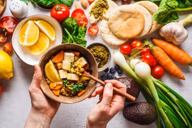 Tại sao nhiều người ăn chay nhưng vẫn tăng cân?